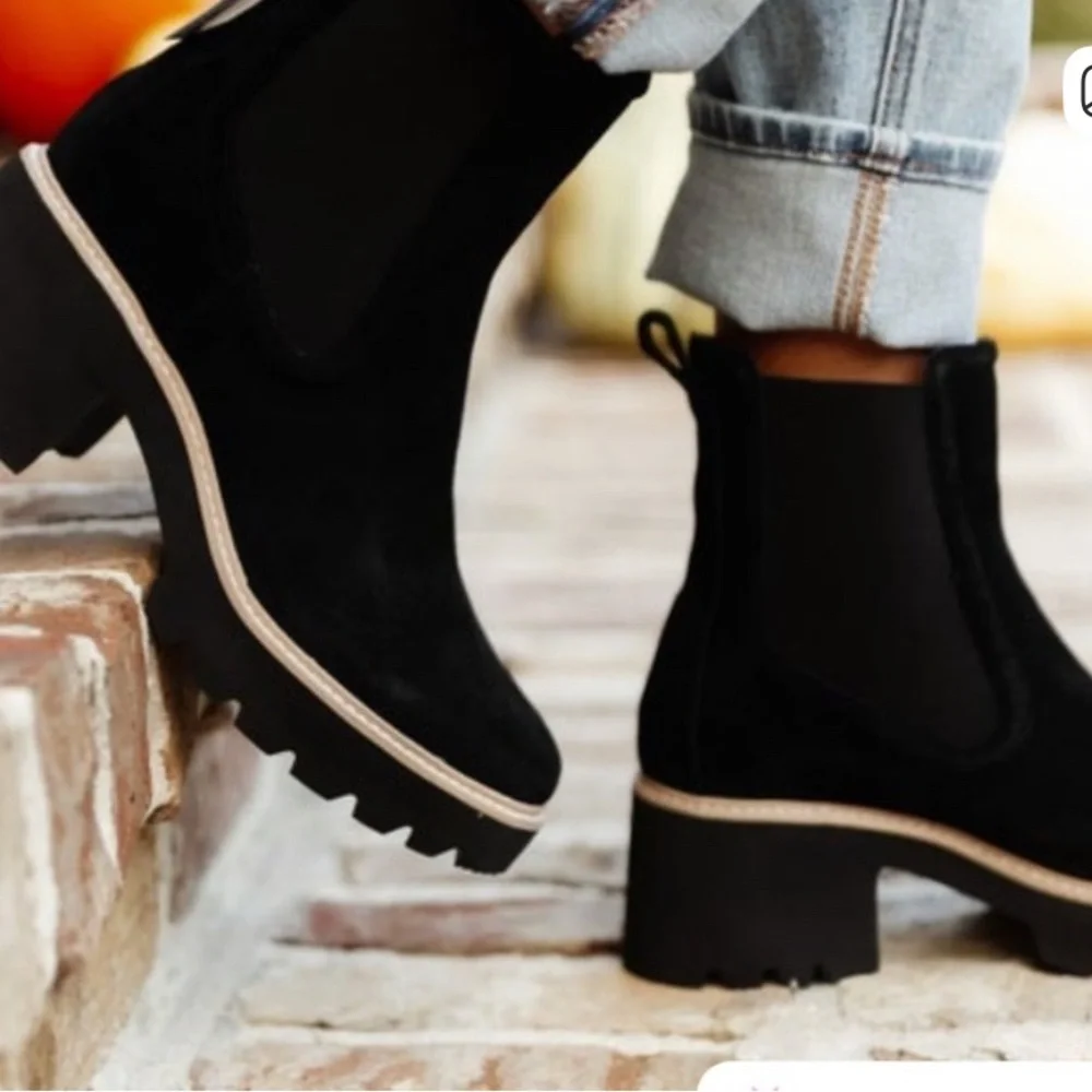 Dolce Vita Black H2O suedes Ankle Booties size 7 - Picture 1 of 10